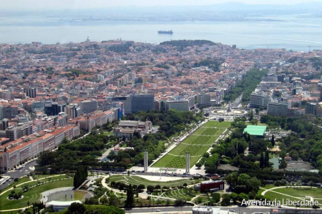 Av. Da Liberdade Comfortable Apt With Balcony Daire Lisboa Dış mekan fotoğraf